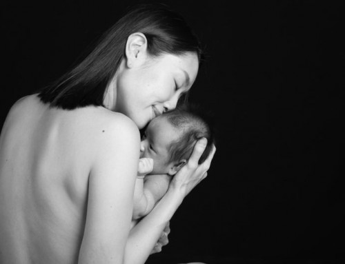 愛する我が子でも、泣き声はうるさい